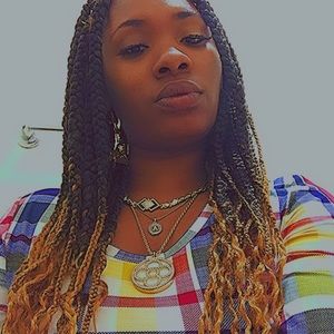 Meet your Posher, April